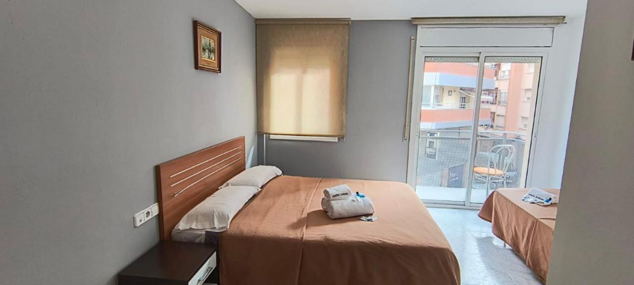 Hostal Europa Tarragona Exterior photo